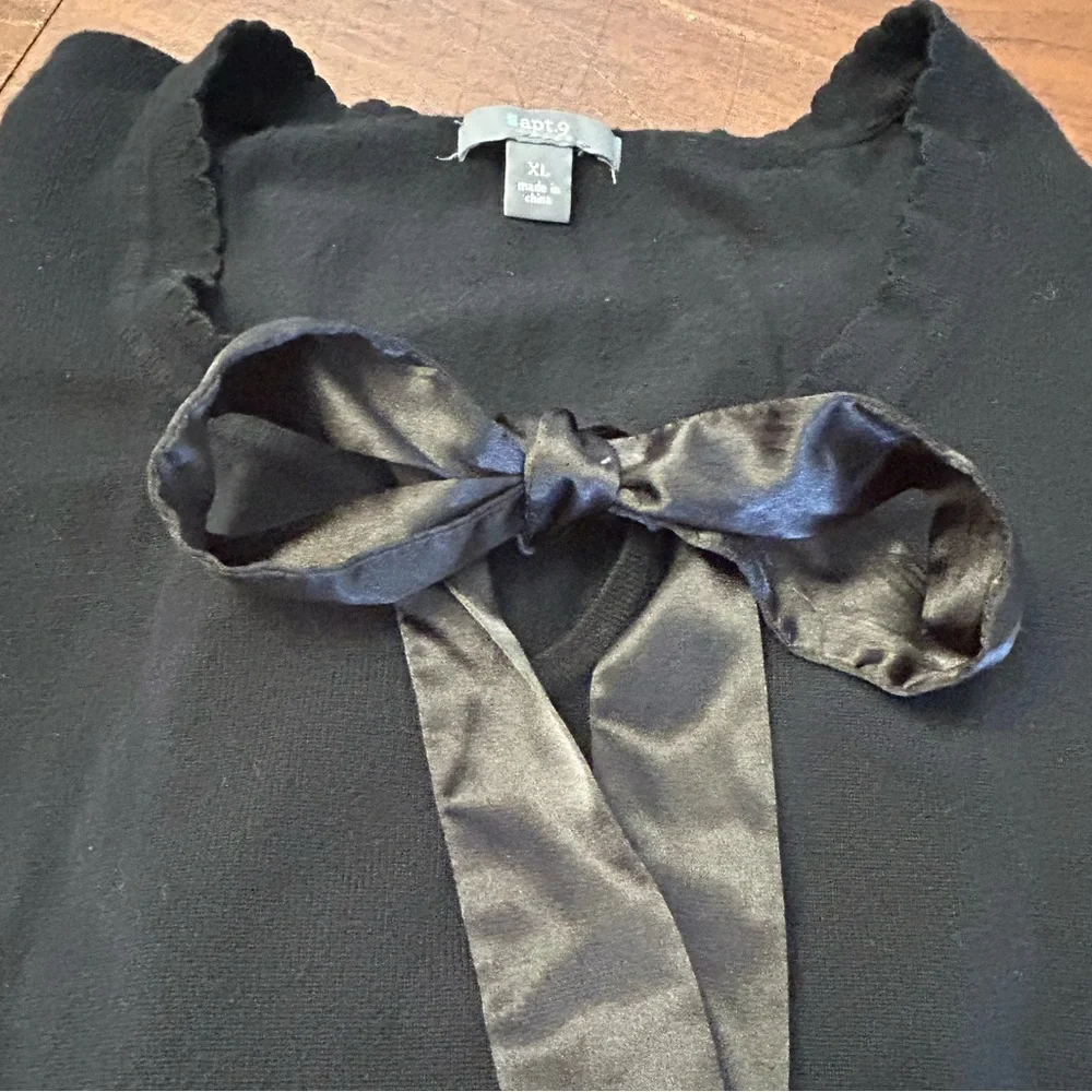 Apt 1 Black Sweater with Satin Bow Woman’s X-Large - Picture 2 of 6